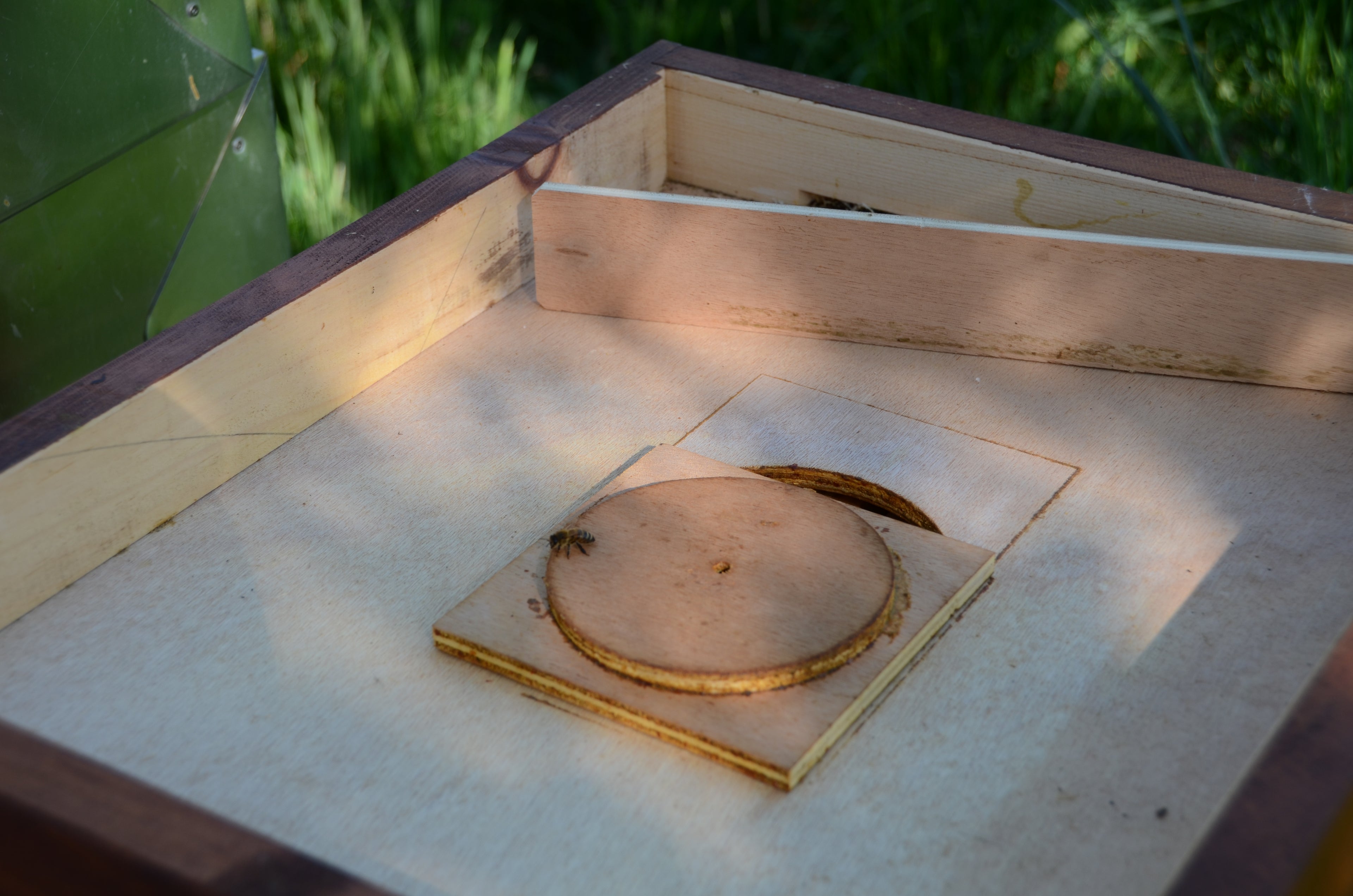 Oder herunterregulierter Abzug im Frontschlitzbereich